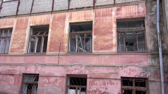 Последствия ракетно-артиллерийского удара ВСУ по жилым кварталам Херсона