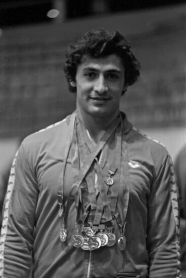 Чемпион Европы по тяжелой атлетике Юрий Варданян