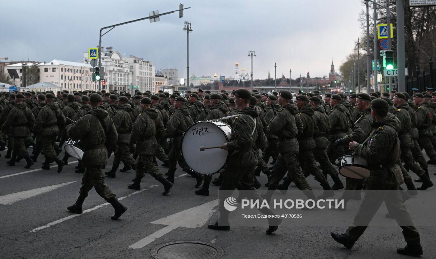 Подготовка к репетиции парада Победы в Москве