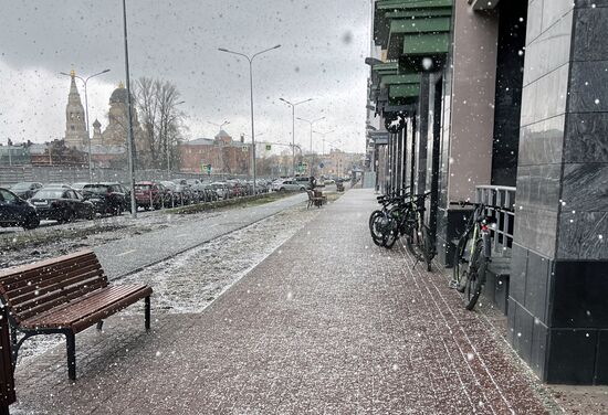 Весенний снегопад в Санкт-Петербурге