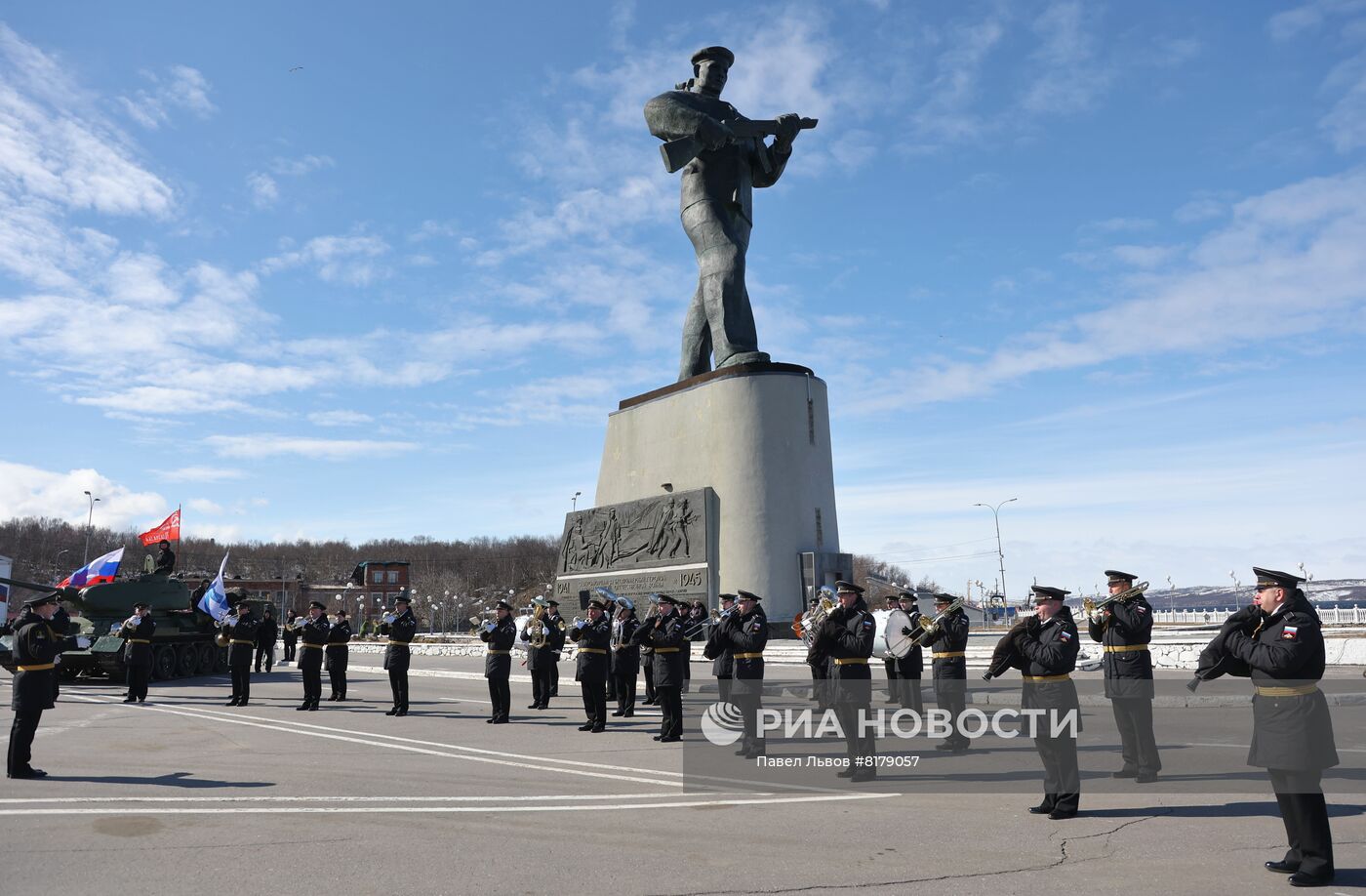 Концерт-митинг "Za мир без нацизма" в Североморске