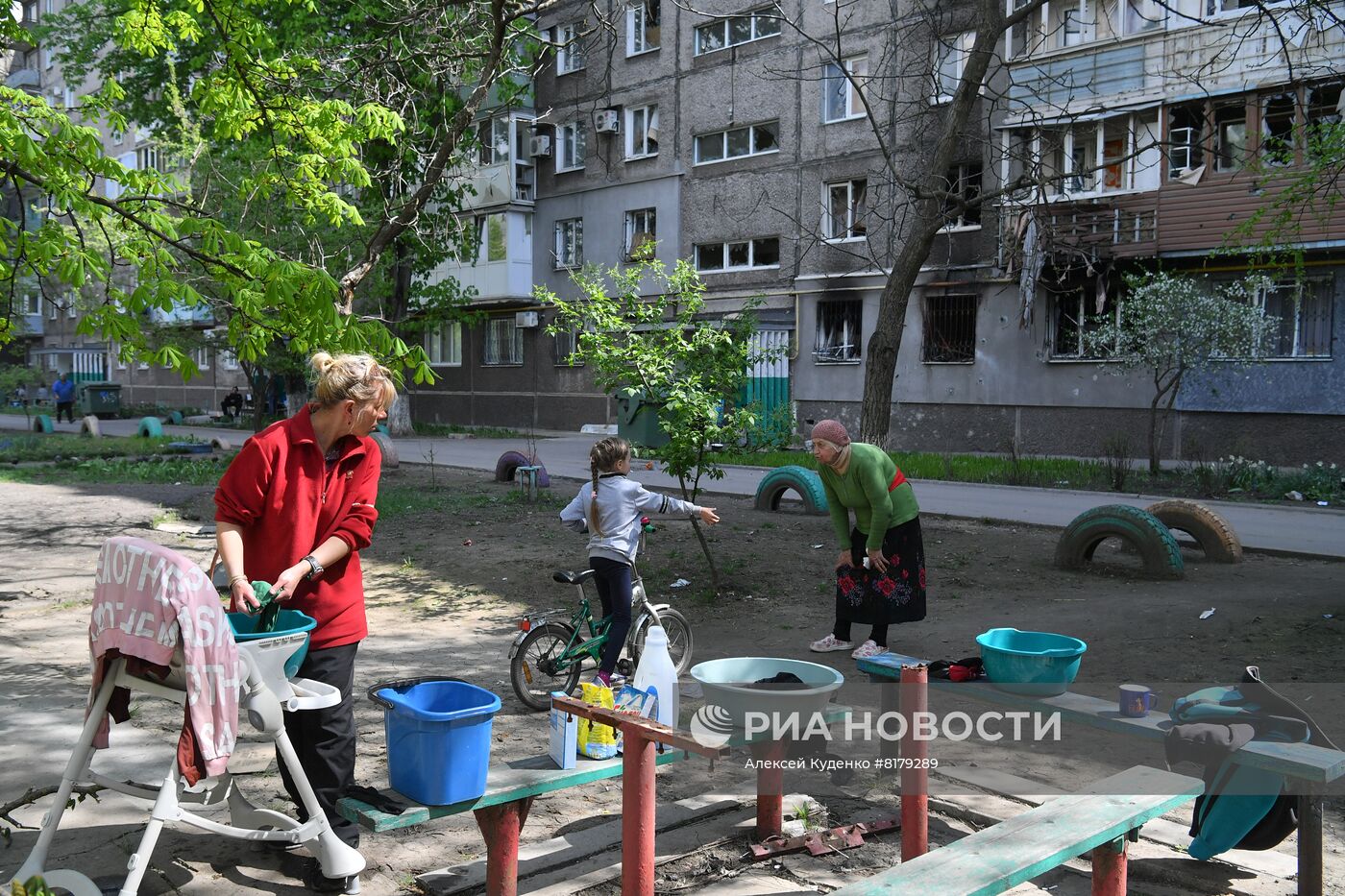 Мирная жизнь в Левобережном районе Мариуполя