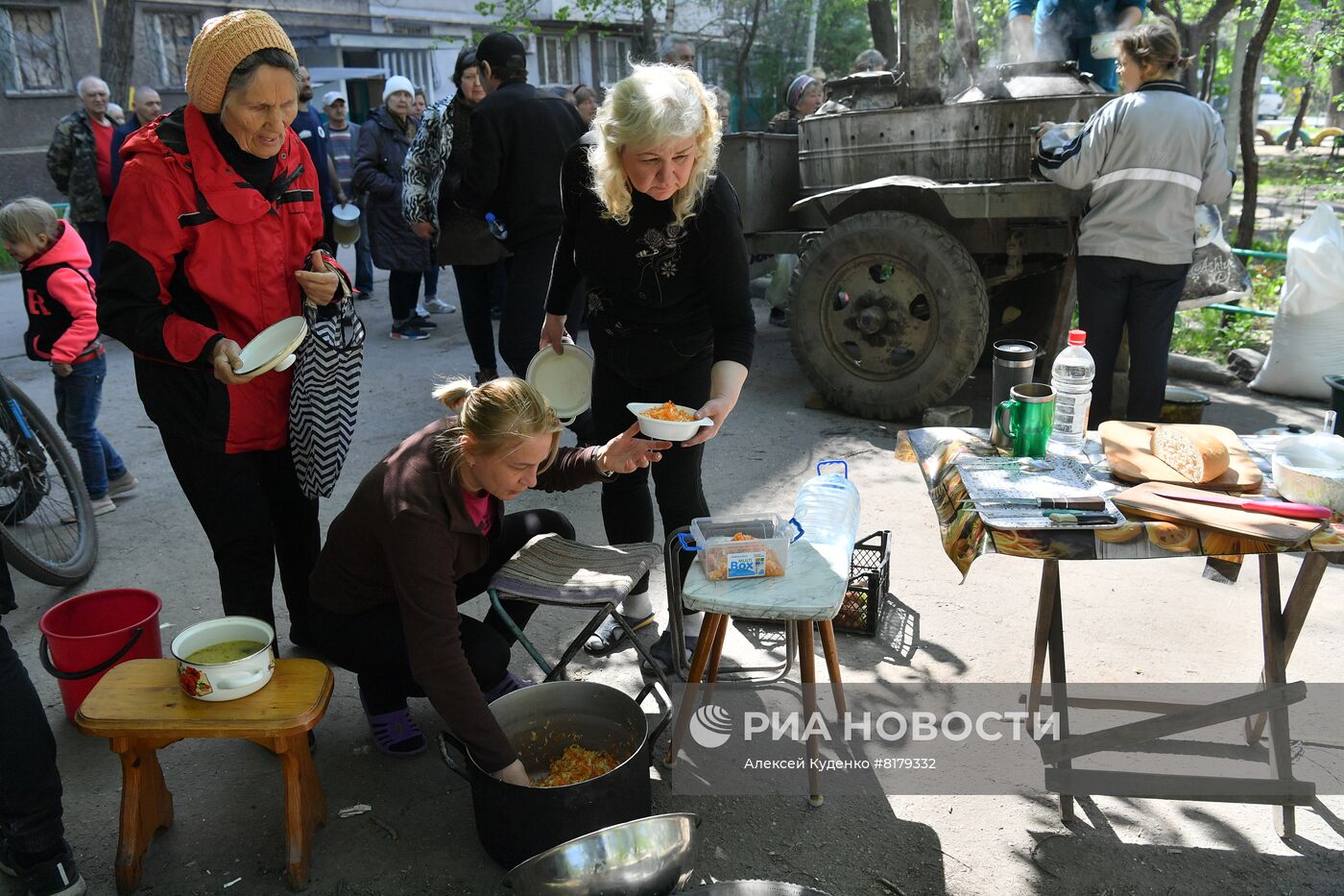 Мирная жизнь в Левобережном районе Мариуполя