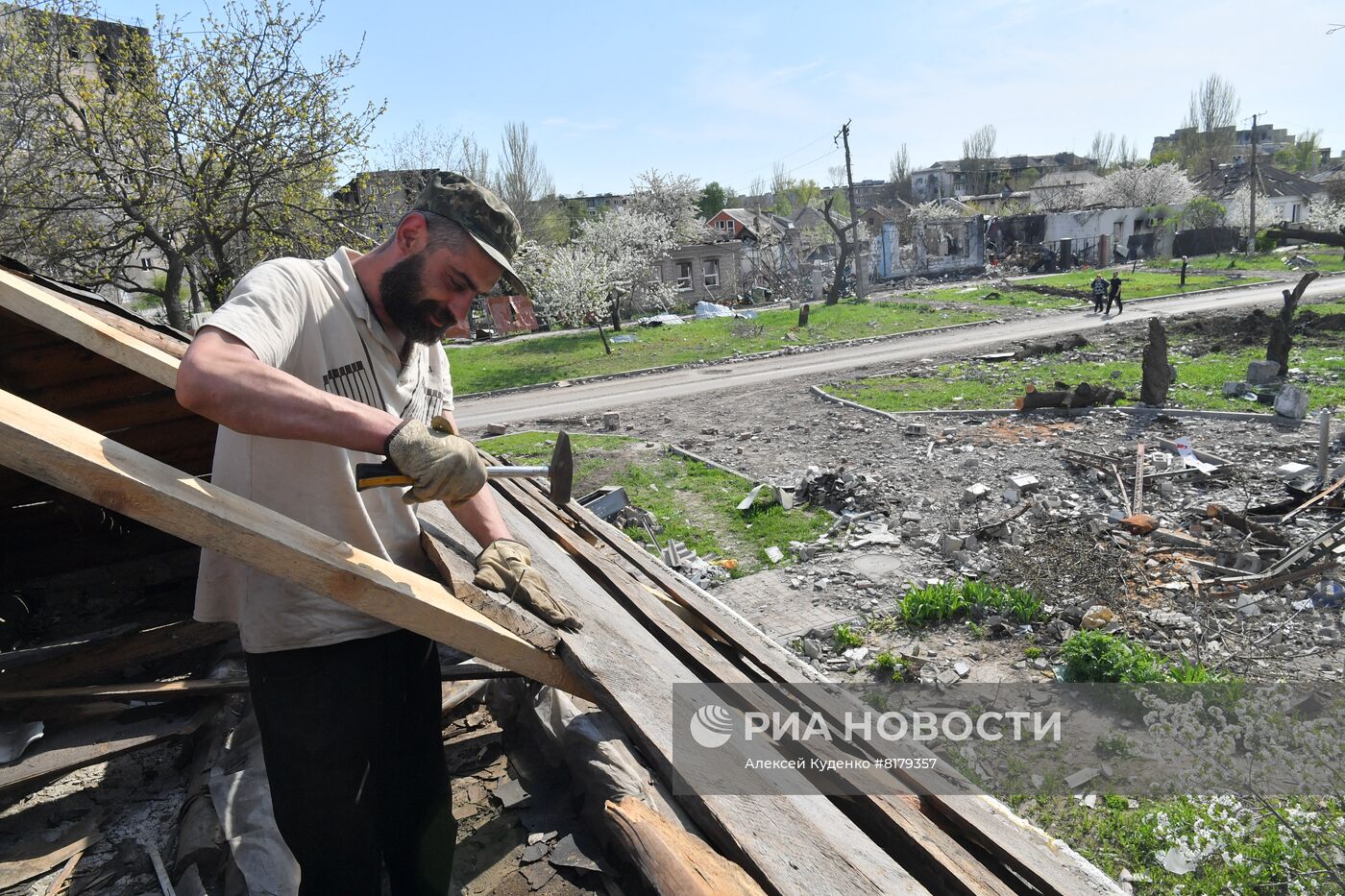 Мирная жизнь в Левобережном районе Мариуполя