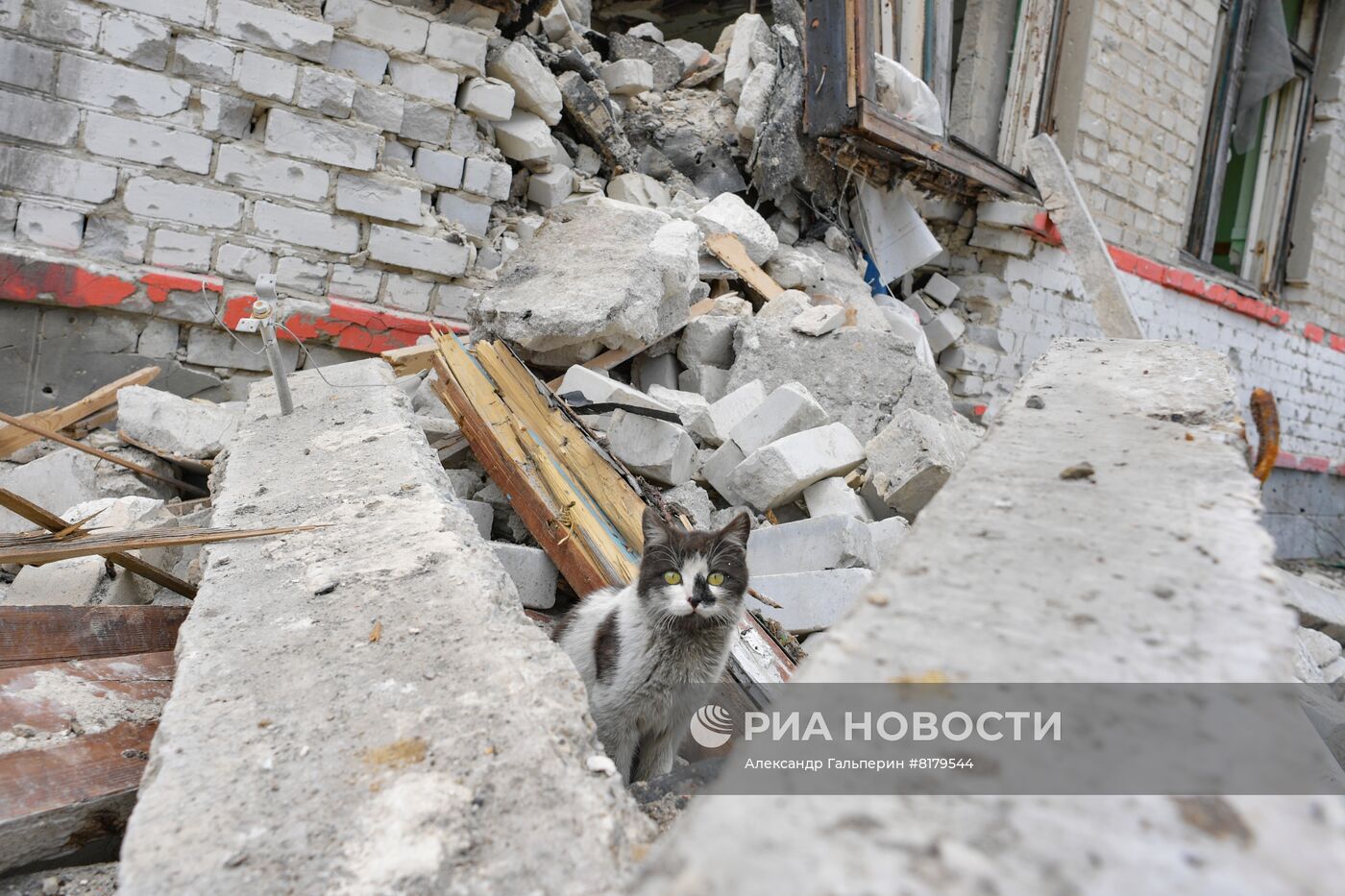 Разрушенная промзона в Рубежном