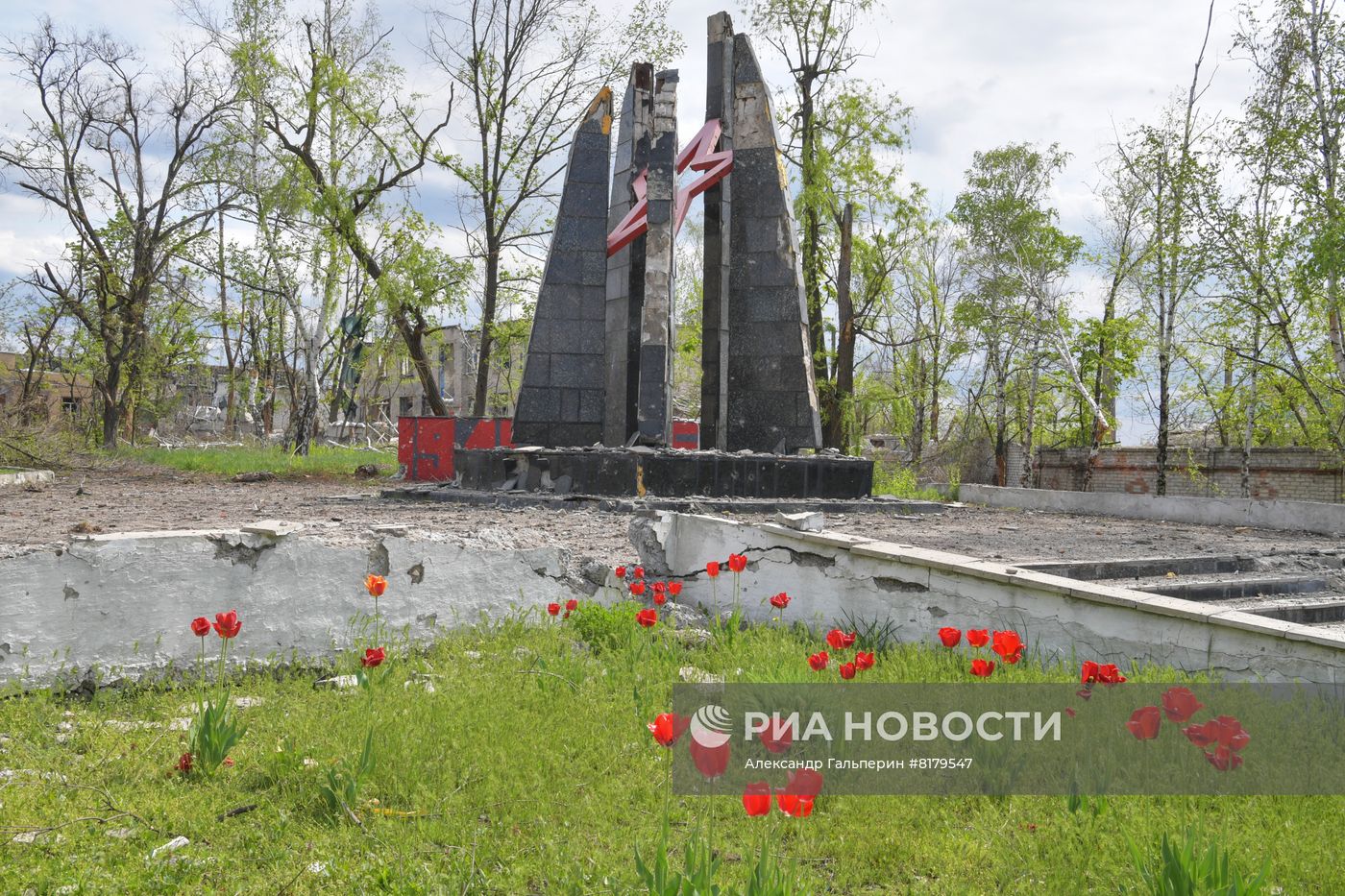 Разрушенная промзона в Рубежном