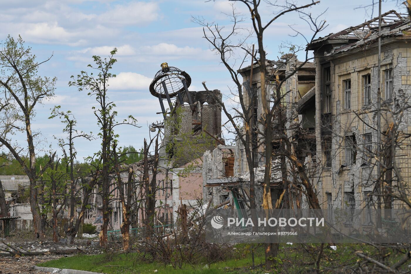 Разрушенная промзона в Рубежном