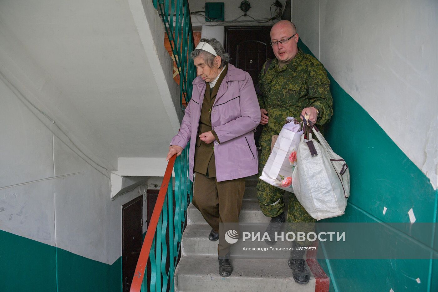 Эвакуация жительницы города Рубежное 