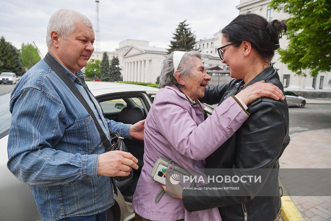 Эвакуация жительницы города Рубежное 