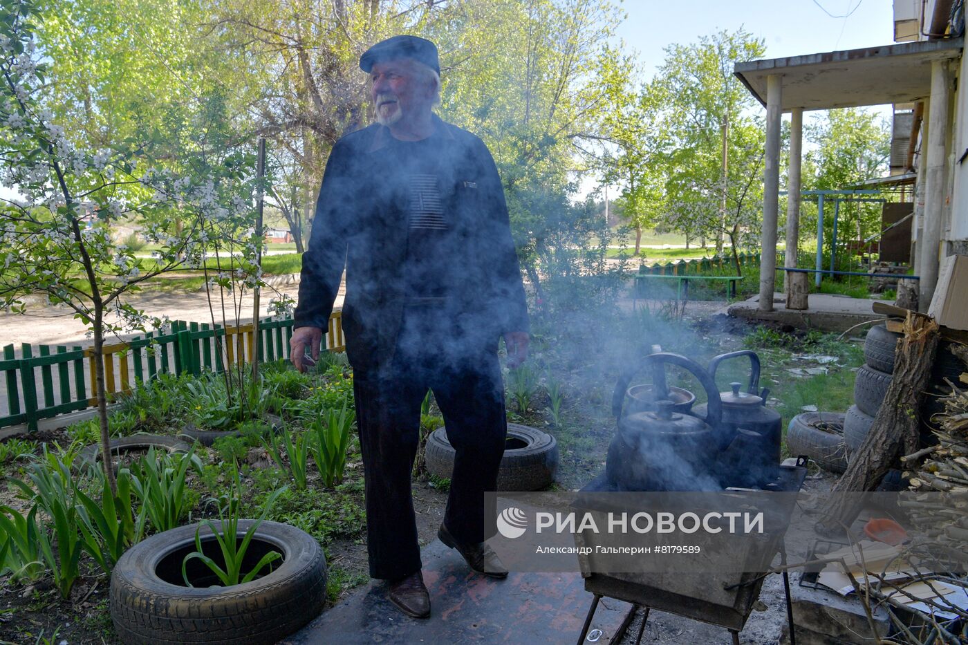 Жители города Рубежное в ЛНР