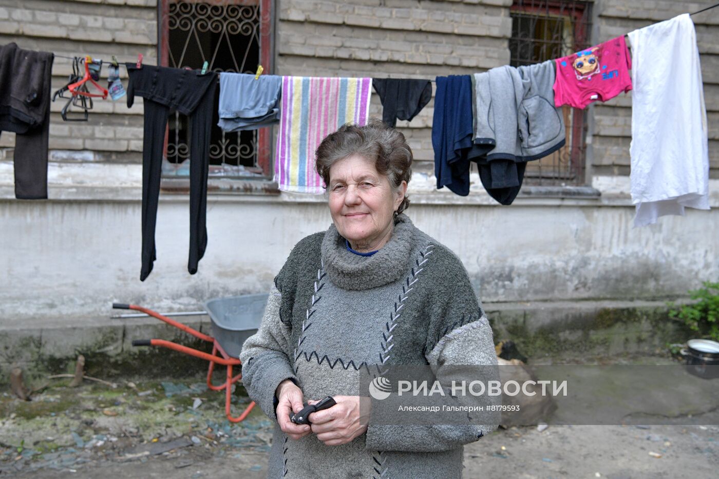 Жители города Рубежное в ЛНР