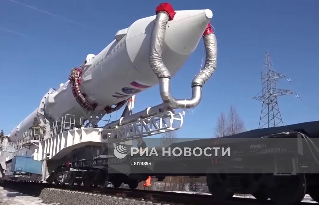 С космодрома Плесецк запущена ракета "Ангара-1.2" со спутником Минобороны РФ