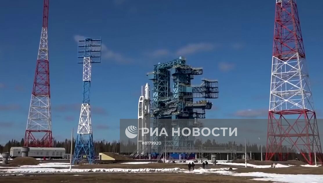 С космодрома Плесецк запущена ракета "Ангара-1.2" со спутником Минобороны РФ