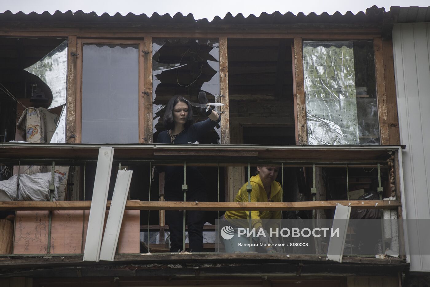 Последствия обстрела Кировского района Донецка