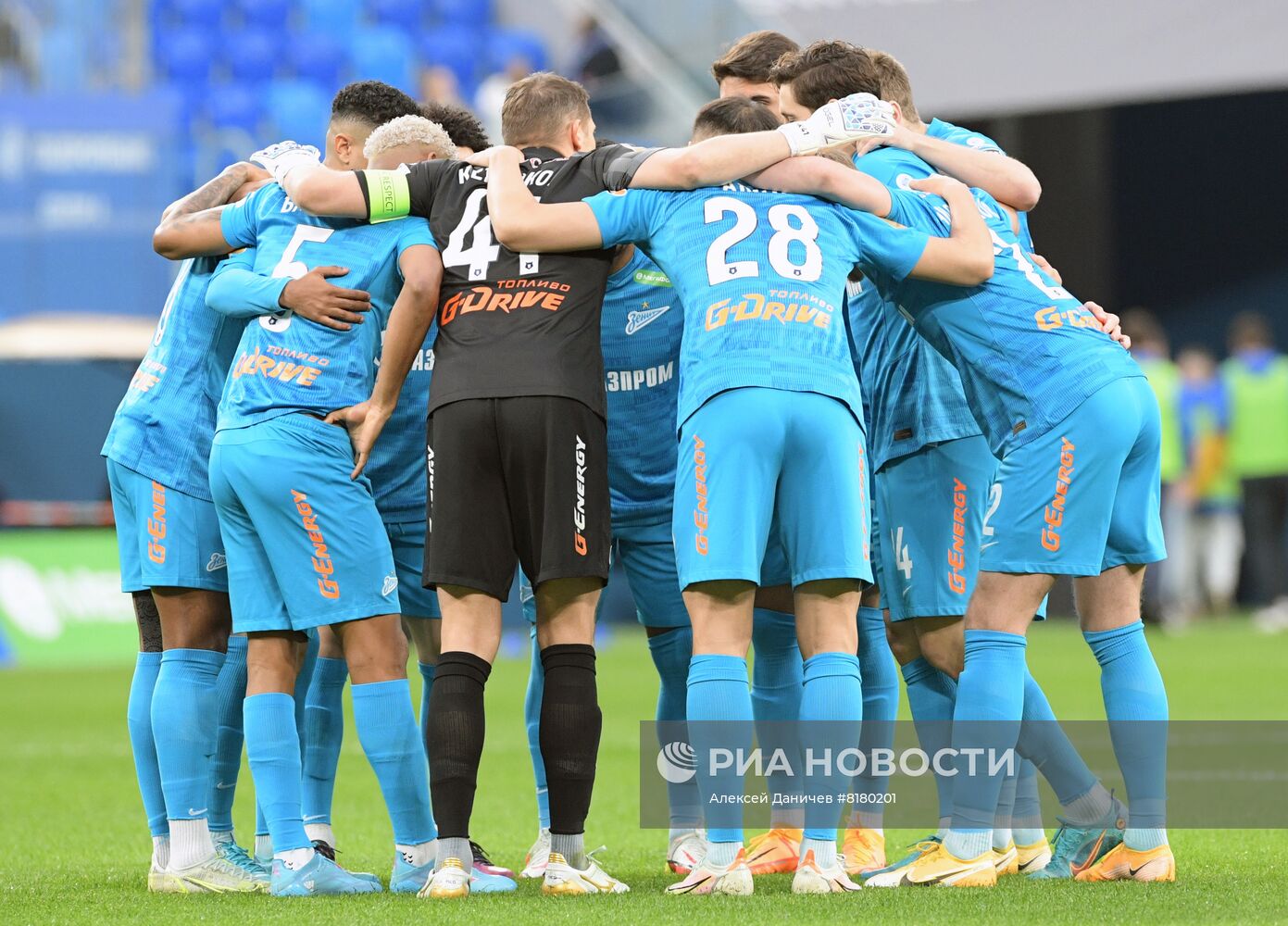 Футбол. РПЛ. Матч "Зенит" - "Локомотив"