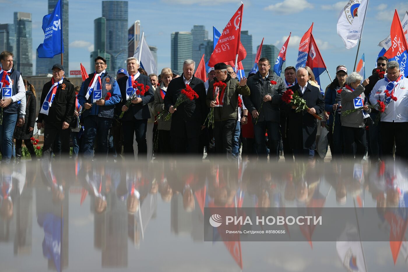 Прибытие участников Всероссийского автопробега профсоюзов "Zа мир без нацизма" в Москву