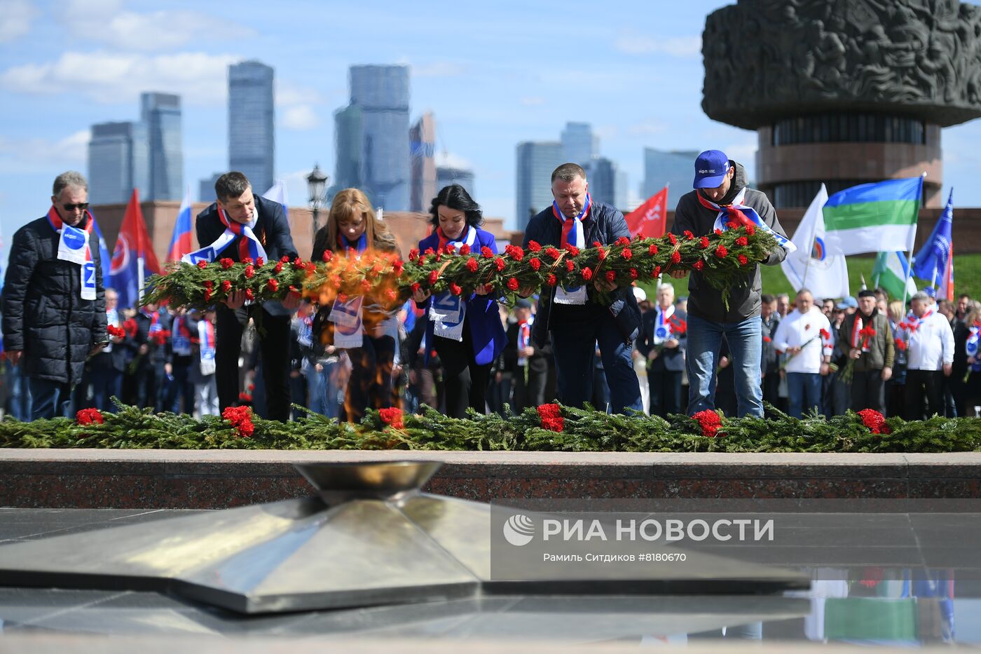 Прибытие участников Всероссийского автопробега профсоюзов "Zа мир без нацизма" в Москву