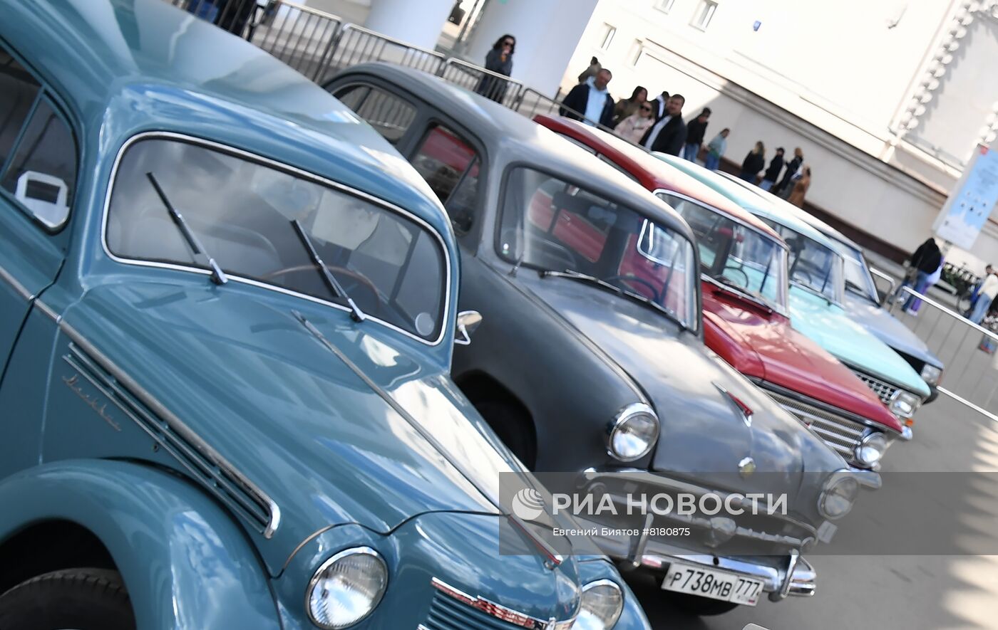 Выставка ретро-автомобилей на ВДНХ 