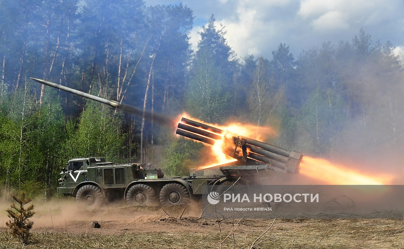 Работа российских РСЗО "Ураган" на Харьковском направлении