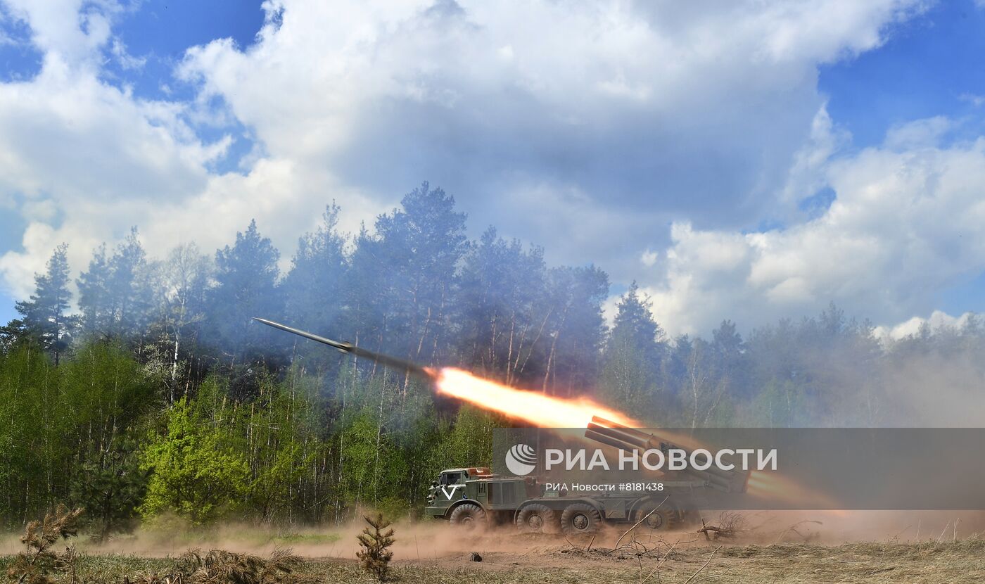 Работа российских РСЗО "Ураган" на Харьковском направлении