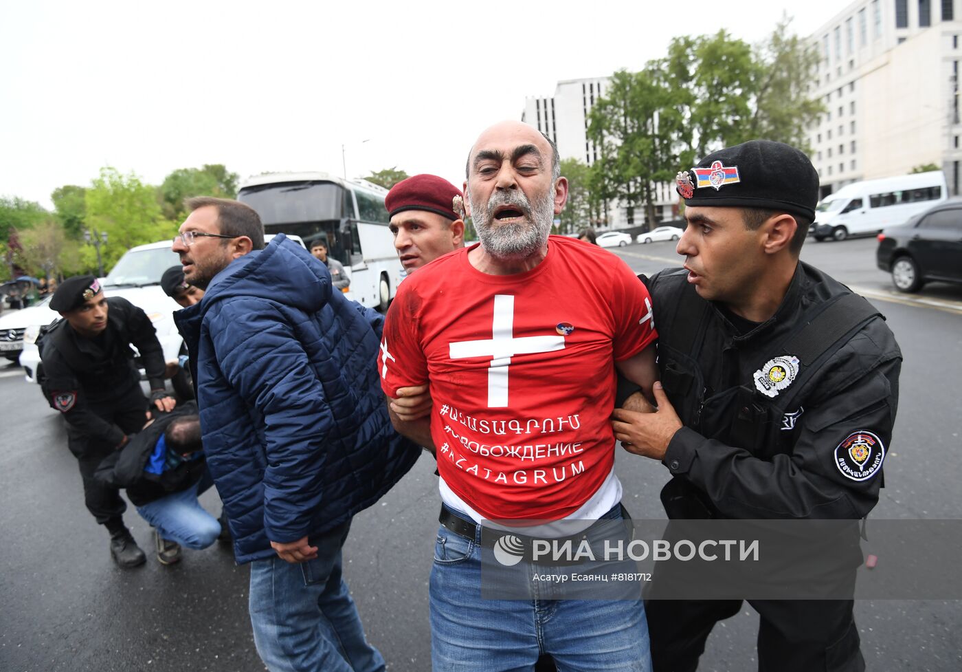 Акции протеста продолжаются в Ереване