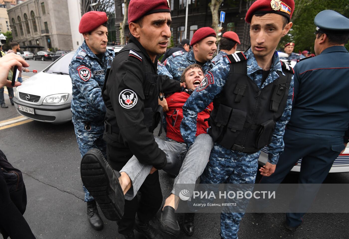 Акции протеста продолжаются в Ереване