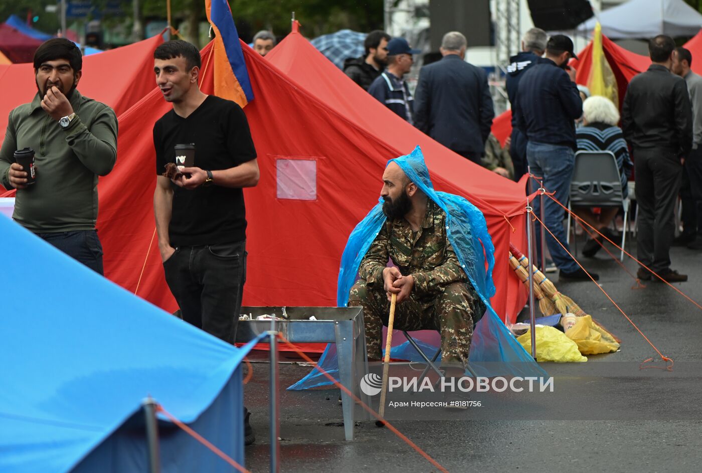 Акции протеста продолжаются в Ереване