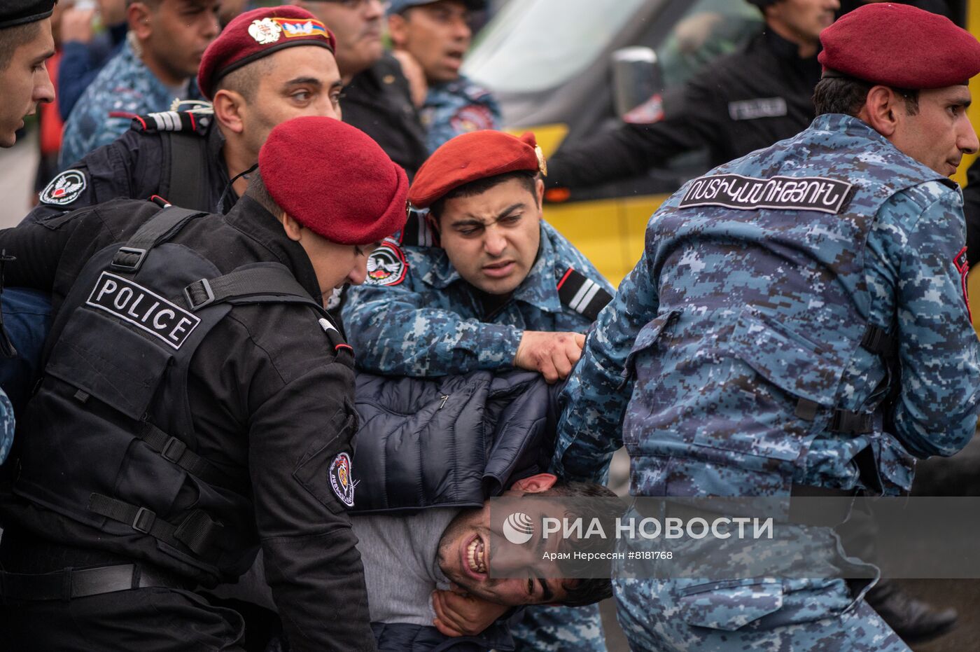 Акции протеста продолжаются в Ереване