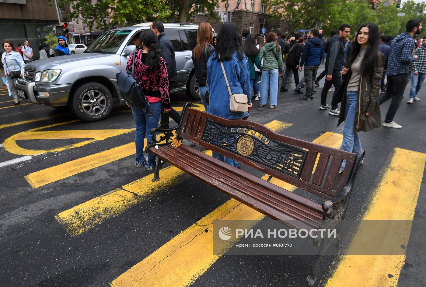 Акции протеста продолжаются в Ереване