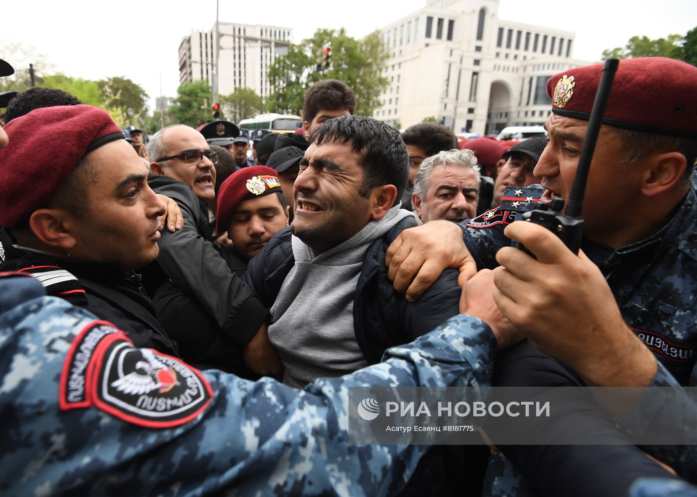 Акции протеста продолжаются в Ереване