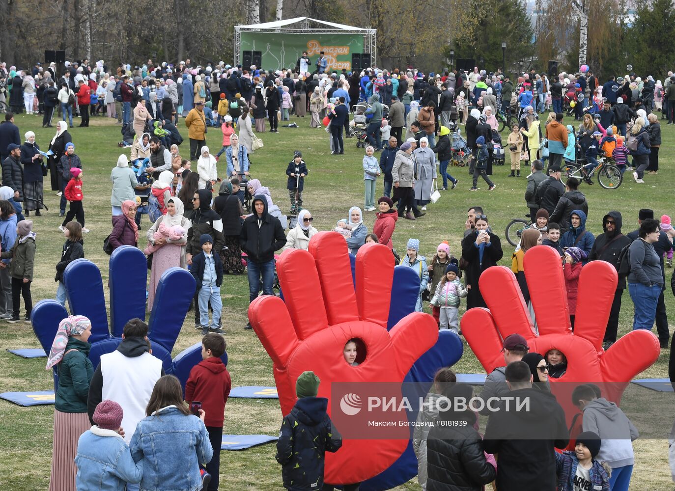 Празднование Ураза-байрама в Казани