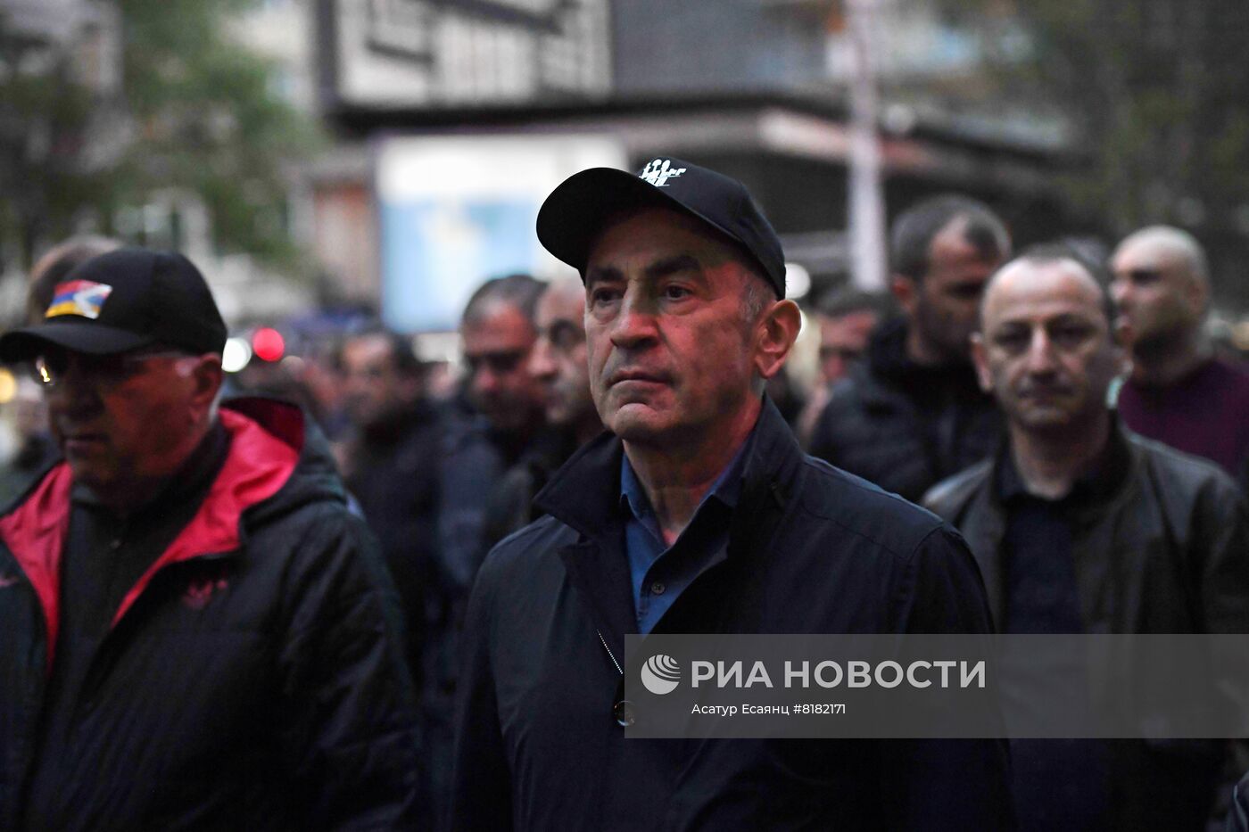 Акции протеста продолжаются в Ереване