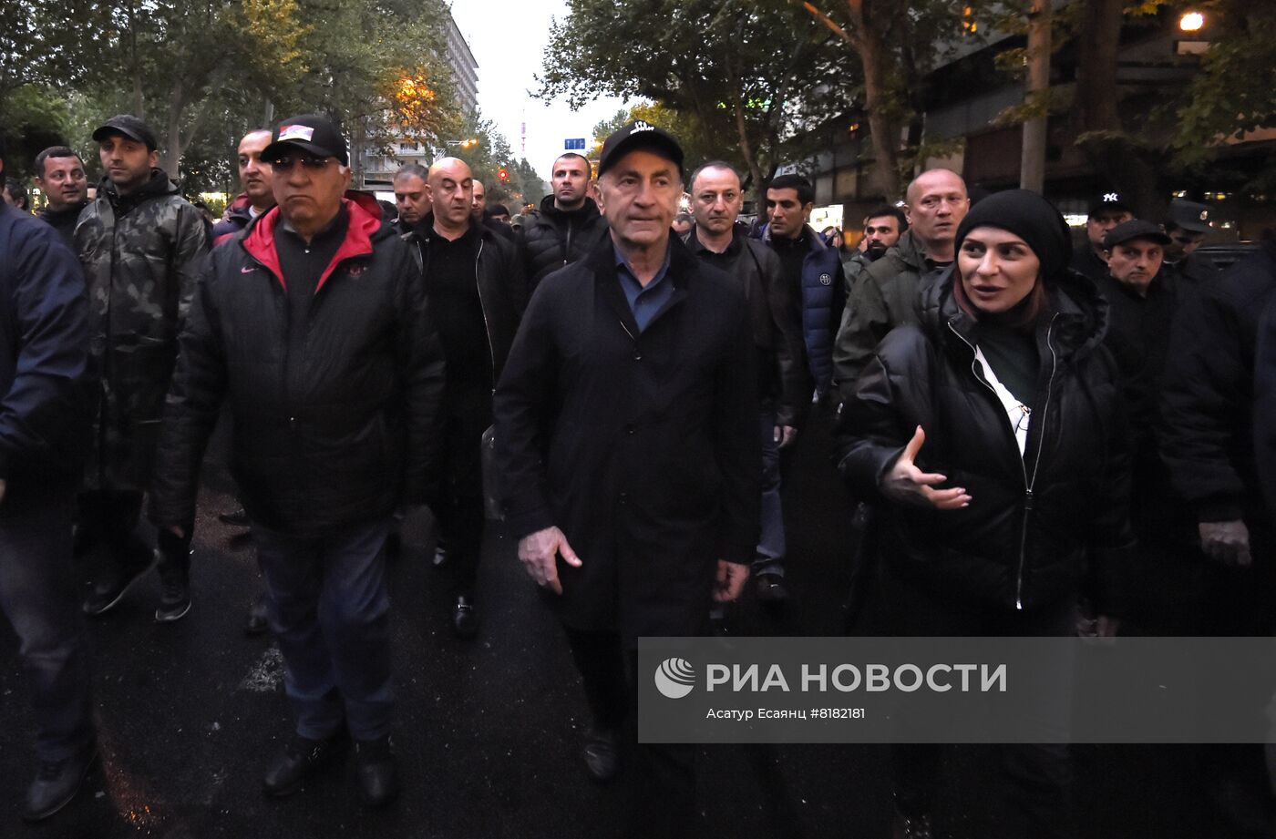 Акции протеста продолжаются в Ереване