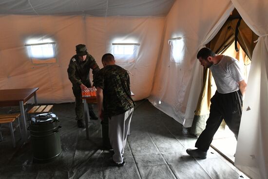 Пункт временного содержания украинских военнопленных на Харьковском направлении