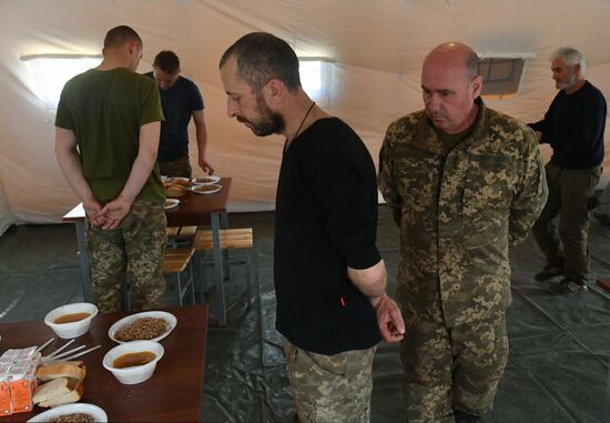 Пункт временного содержания украинских военнопленных на Харьковском направлении