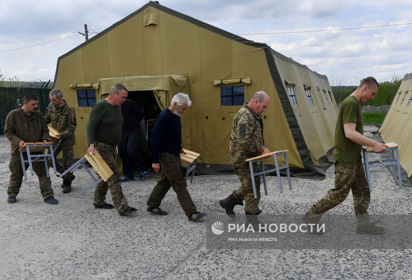 Пункт временного содержания украинских военнопленных на Харьковском направлении