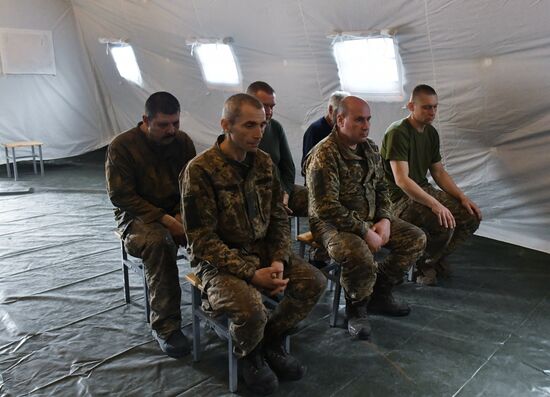 Пункт временного содержания украинских военнопленных на Харьковском направлении