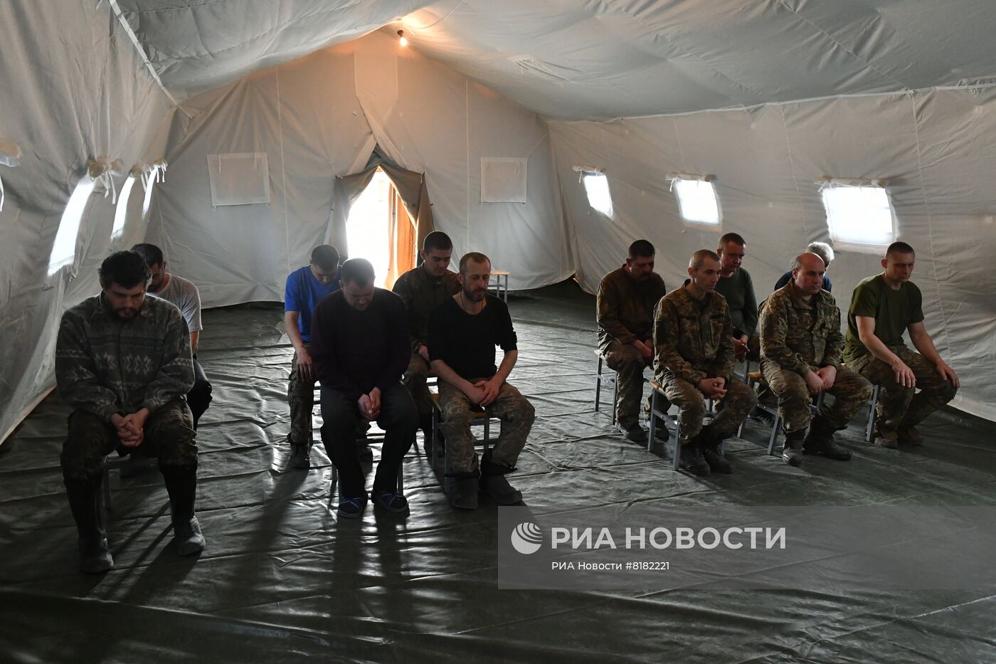 Пункт временного содержания украинских военнопленных на Харьковском направлении