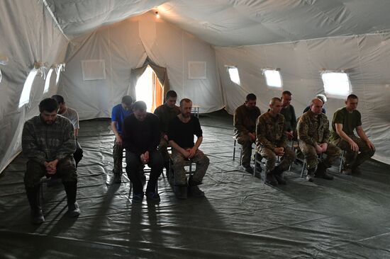 Пункт временного содержания украинских военнопленных на Харьковском направлении