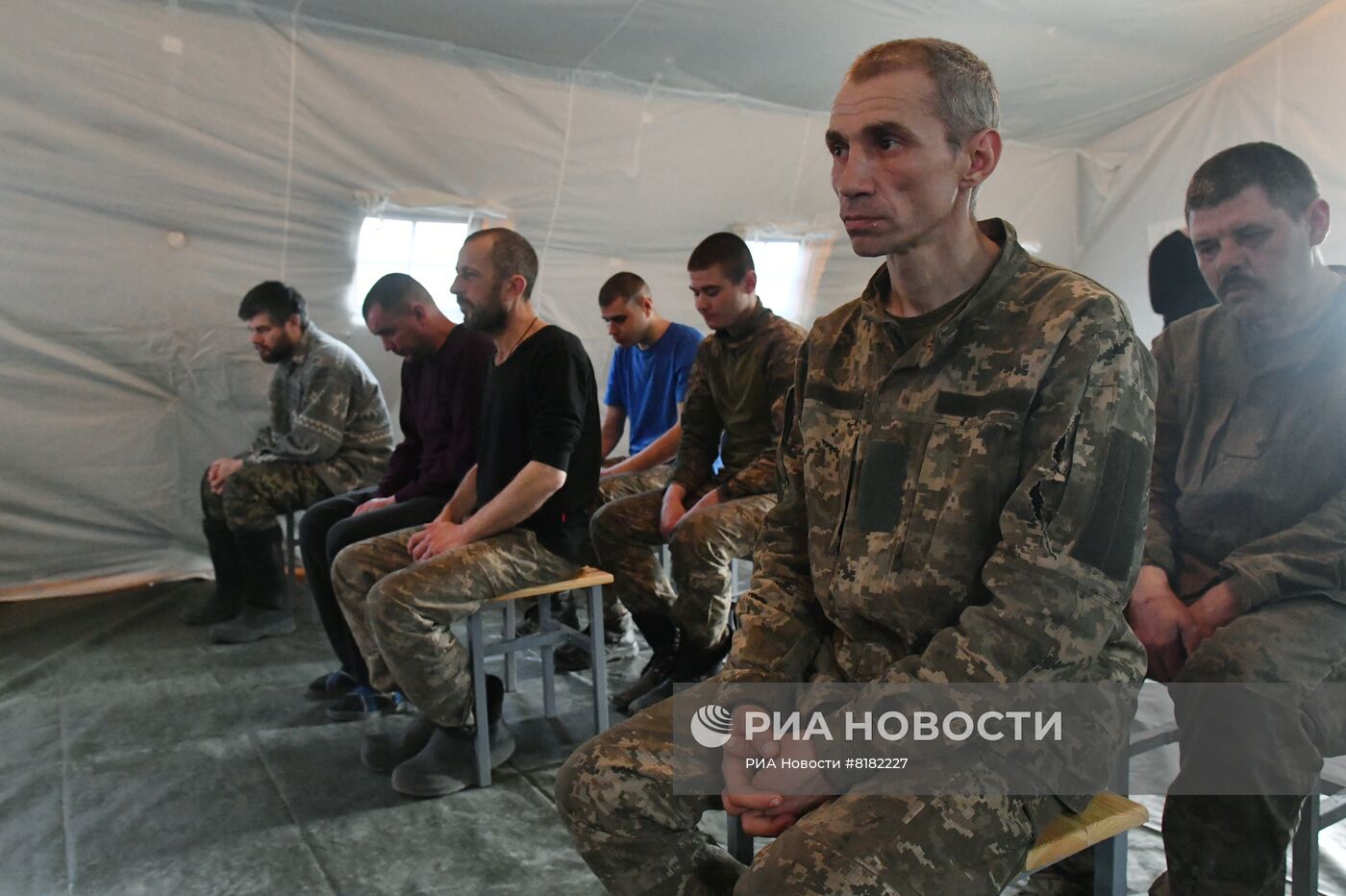 Пункт временного содержания украинских военнопленных на Харьковском направлении