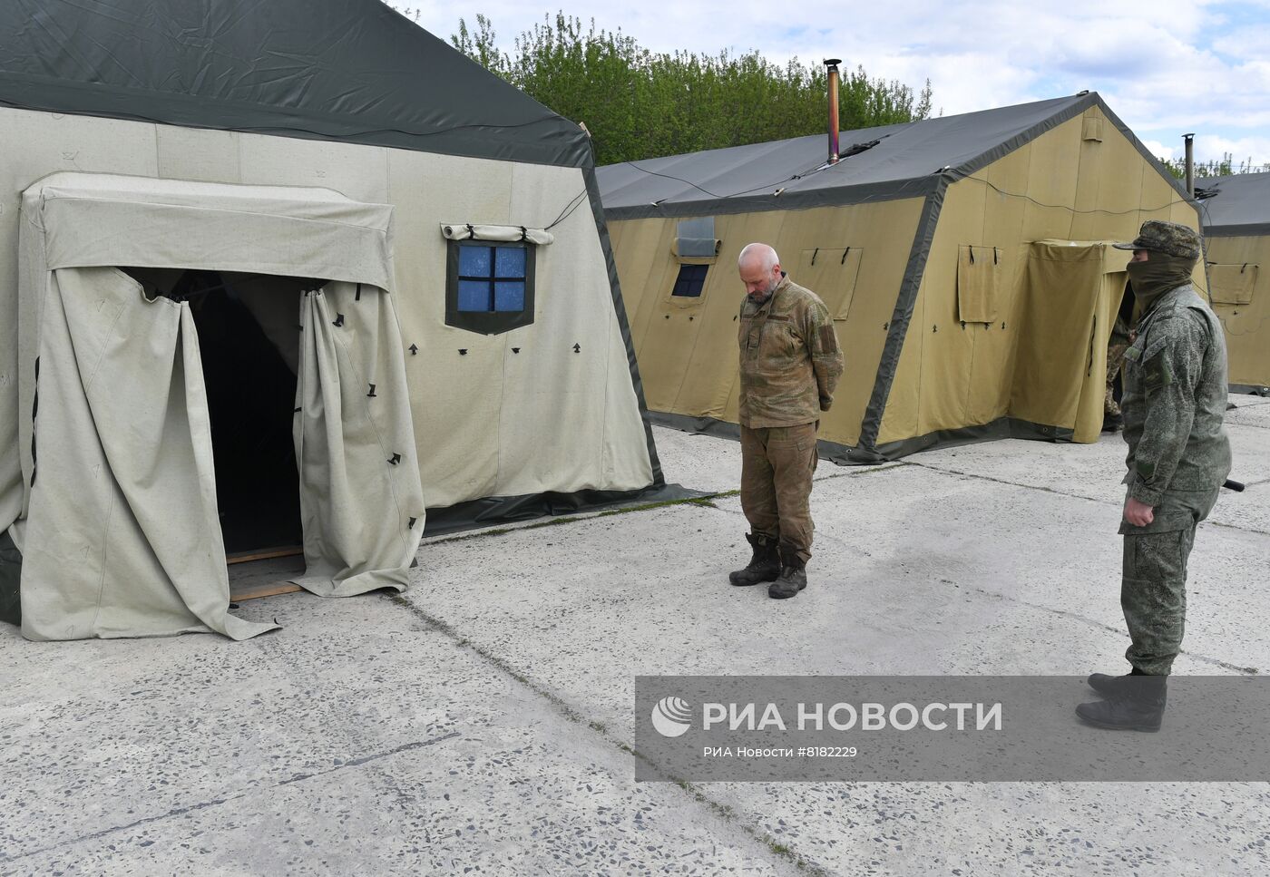 Пункт временного содержания украинских военнопленных на Харьковском направлении