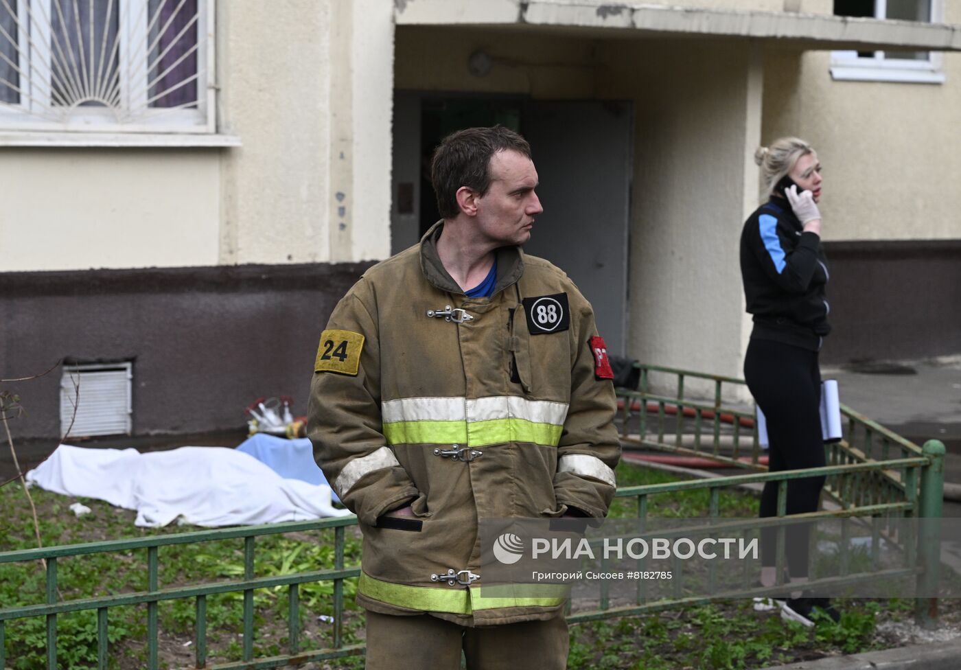 Последствия пожара в жилом доме в Мытищах