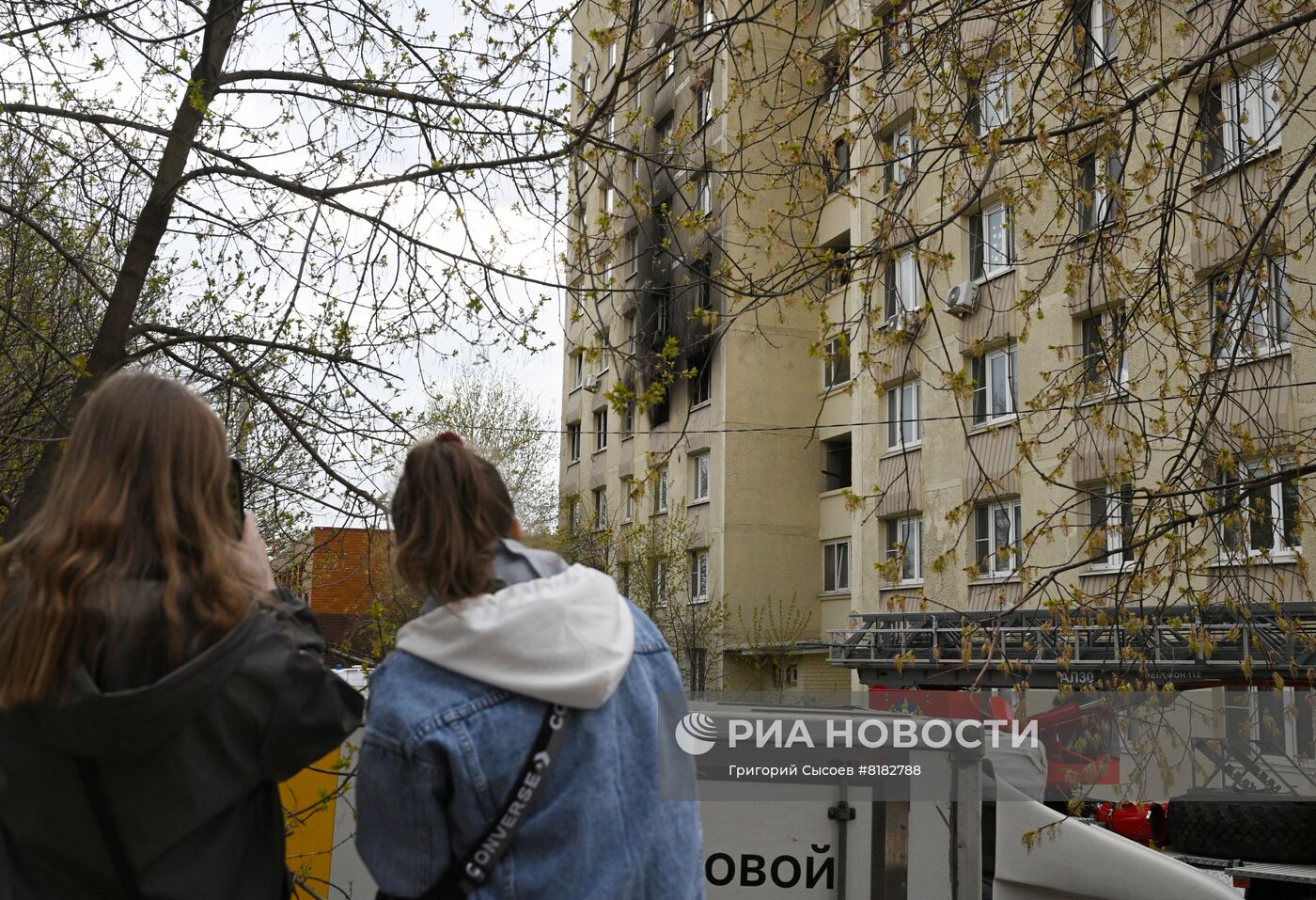 Последствия пожара в жилом доме в Мытищах