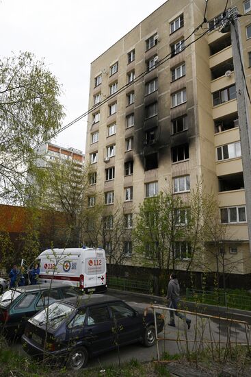 Последствия пожара в жилом доме в Мытищах