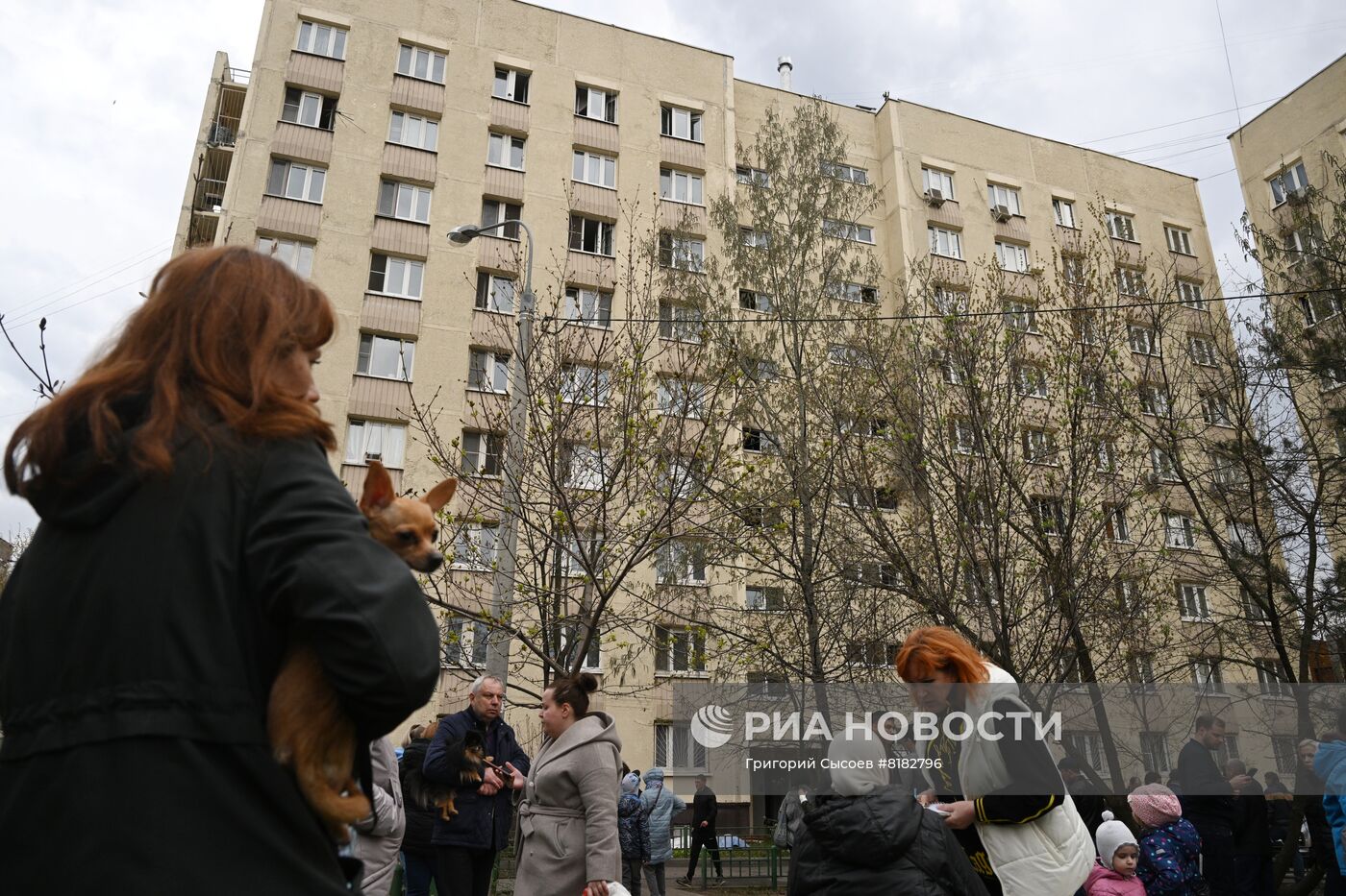 Последствия пожара в жилом доме в Мытищах