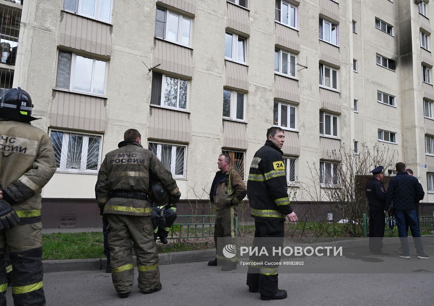 Последствия пожара в жилом доме в Мытищах