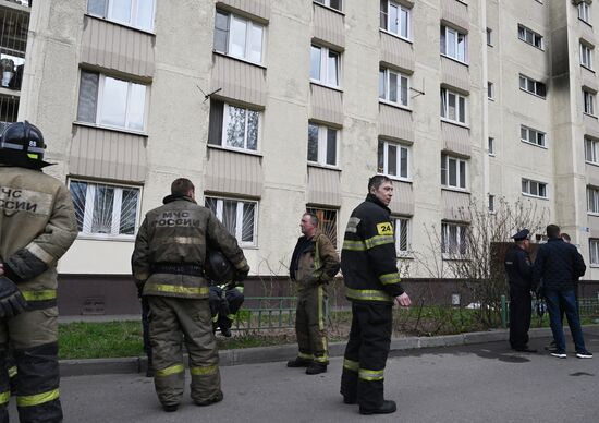 Последствия пожара в жилом доме в Мытищах