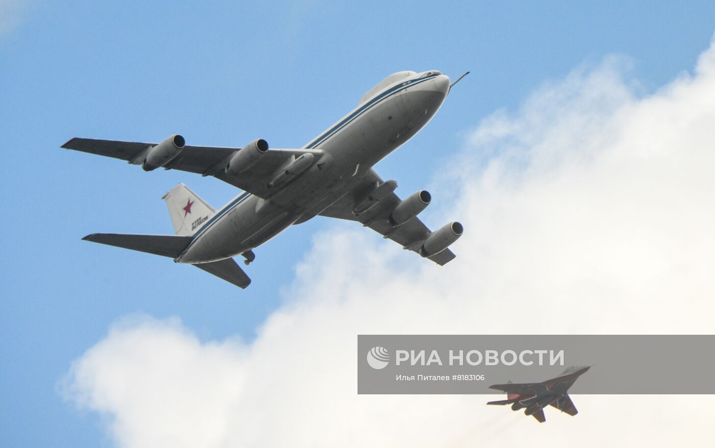 Репетиция воздушной части парада Победы 
