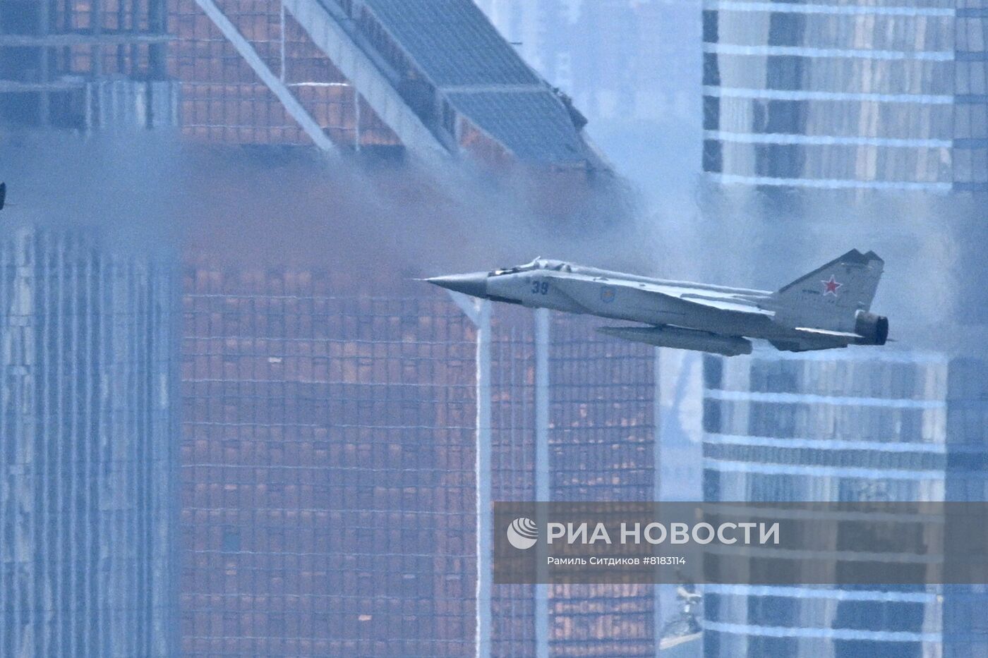 Репетиция воздушной части парада Победы 