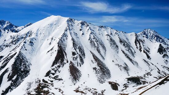 Гора Мунку-Сардык в Бурятии